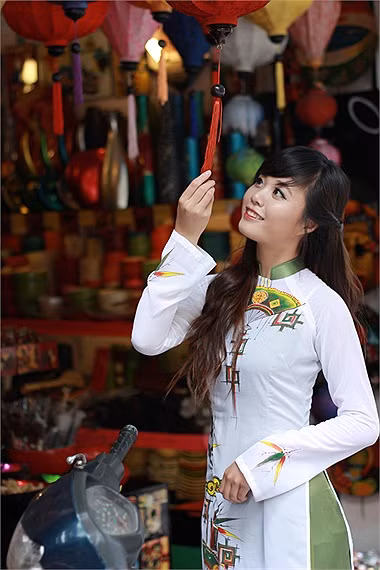 Hiện tại, Trang đang là gương mặt sáng giá trong cuộc thi Imiss Thăng Long. <<HOTGIRL YẾN KOREA LÀM LU MỜ CẢ HOA CỎ MÙA XUÂN <<TỔNG DUYỆT DIỄU BINH HOÀNH TRÁNG KHAI GIẢNG HV CẢNH SÁT <<Á KHÔI CĐ TÀI CHÍNH - HẢI QUAN ĐẸP LÃNG MẠN TRONG SẮC TÍM <<NGỠ NGÀNG HOT GIRL CÓ VẺ ĐẸP GIỐNG CA SỸ BẢO THY <<HOTGIRL THANH THỦY ƯỚC MƠ TRỞ THÀNH CÔ GIÁO