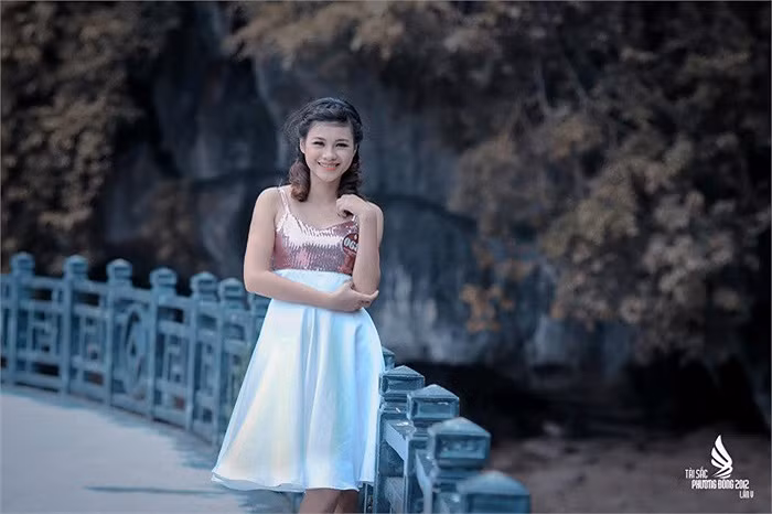 Sang trọng và quyền rũ. <<HOTGIRL HỌC V IỆN BÁO CHÍ ĐẸP RẠNG NGỜI TRONG SẮC THU <<NỮ SINH ĐH PHƯƠNG ĐÔNG THƯỚT THA ÁO DÀI <<NGẨN NGƠ TRƯỚC STYLE DỄ THƯƠNG CỦA HƯƠNG ZINNIE <<HOTGIRL THANH THỦY ƯỚC MƠ LÀM CÔ GIÁO <<NÉT HỒN NHIÊN TINH NGHỊCH CỦA NỮ DIỄN VIÊN NHÍ HÀ ANH