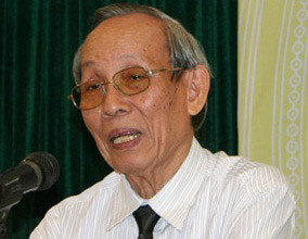 GS Trần Hồng Quân: 