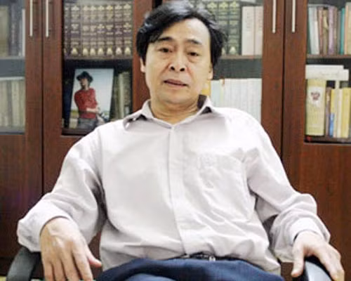 Thầy Nguyễn Hùng Vỹ.