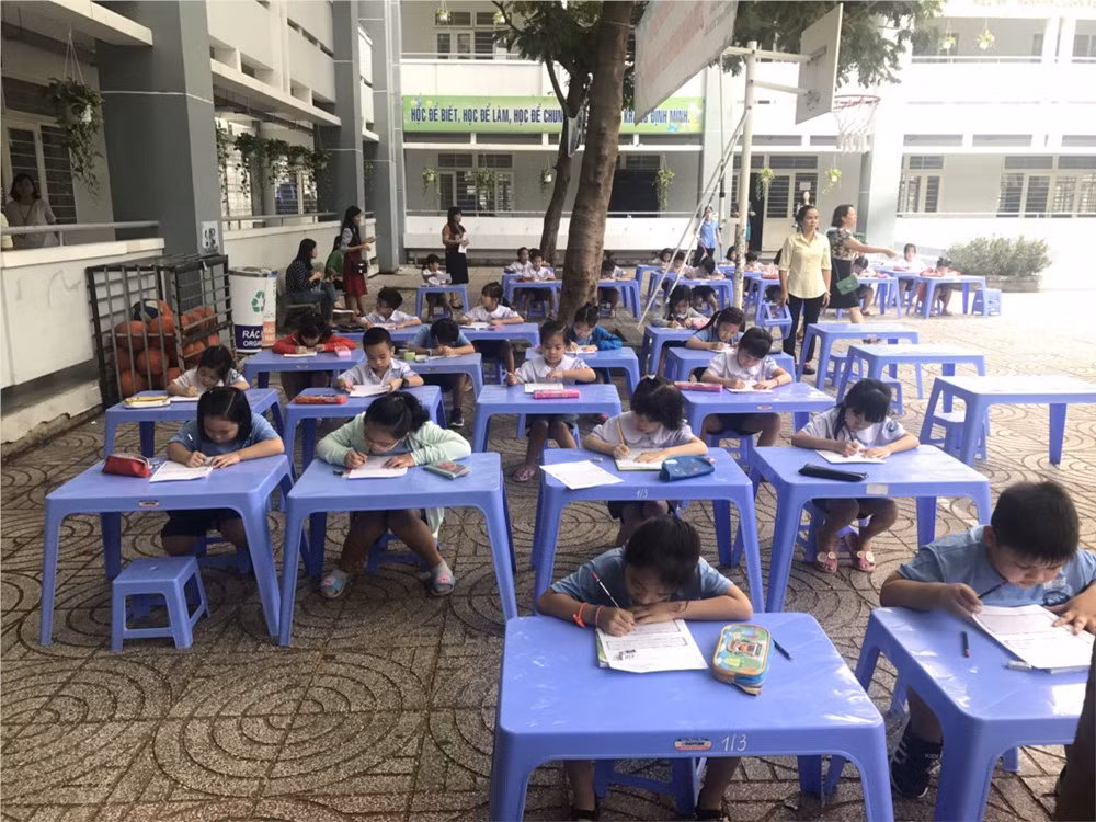 Ảnh minh họa, hội thi viết chữ đẹp cấp trường khối 1 Trường tiểu học Võ Thị Sáu, quận 7, thành phố Hồ Chí Minh chào mừng ngày Nhà giáo Việt Nam (20/11/2019), nguồn: http://thvothisauq7.hcm.edu.vn/ Ảnh minh họa, hội thi viết chữ đẹp cấp trường khối 1 Trường tiểu học Võ Thị Sáu, quận 7, thành phố Hồ Chí Minh chào mừng ngày Nhà giáo Việt Nam (20/11/2019), nguồn: http://thvothisauq7.hcm.edu.vn/