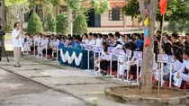 Học sinh trường Đakrông hứa sẽ tự học như Giáo sư Nguyễn Lân Dũng