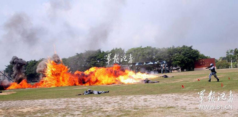 Diễn tập chiến thuật.