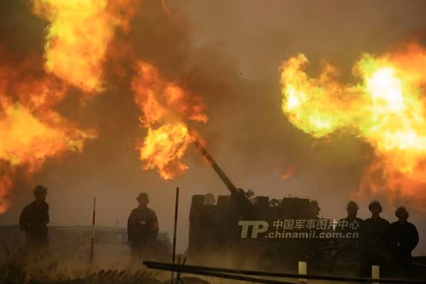 Trung Quốc tập trận bắn pháo. Trung Quốc tập trận bắn pháo.