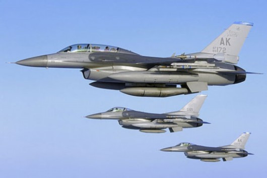 Máy bay chiến đấu F-16 do Mỹ chế tạo. Máy bay chiến đấu F-16 do Mỹ chế tạo.