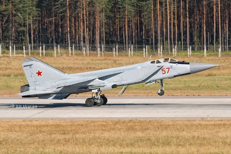 MiG-31 cùng với MiG-25 là hai loại tiêm kích đánh chặn có tốc độ bay lớn nhất của Nga
