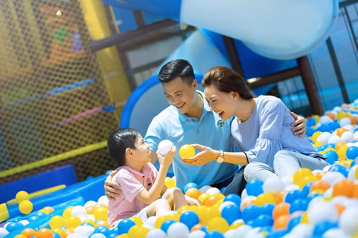 Cả gia đình cùng tham gia những trò chơi thú vị.