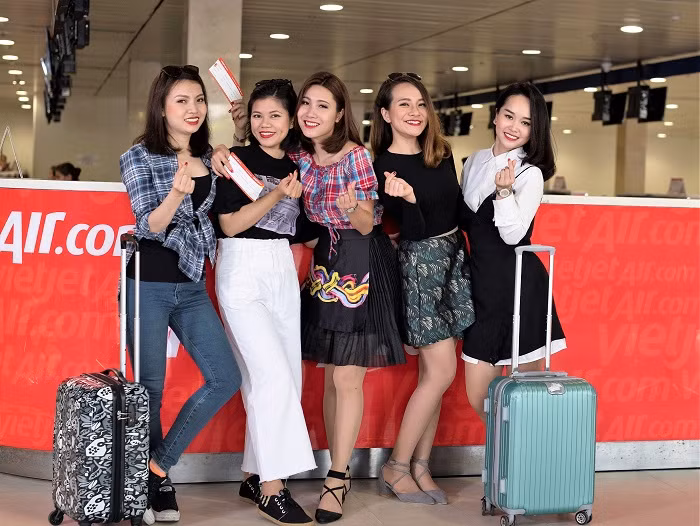 17 chuyến bay khứ hồi đặc biệt và hàng triệu vé máy bay giá chỉ từ 0 đồng.