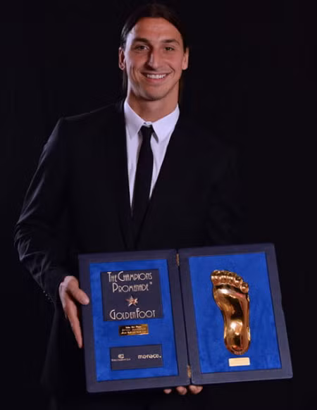 Một số hình ảnh Ibrahimovic đi nhận giải.