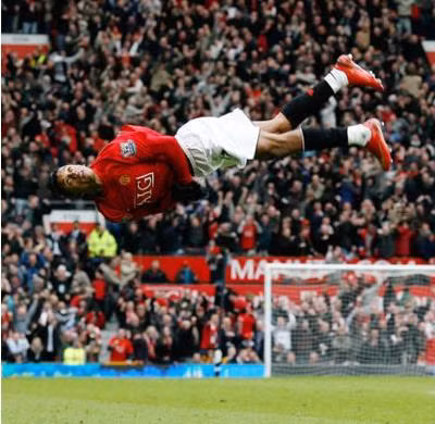 Đồng hương C.Ronaldo cũng không chịu kém.