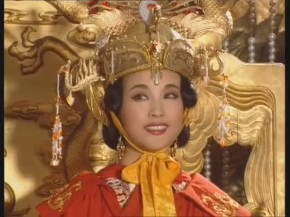 Bà từng tham gia Võ Tắc Thiên(1995), Nhật Nguyệt Lăng Không (2006) và bộ phim hoành tráng nhưng cũng bị “ném đá” nhiều nhất gần đây là Võ Tắc Thiên Bí Sử (2011).