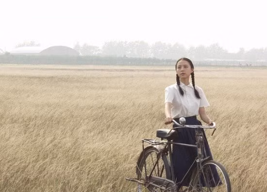 Trương Tịnh Sơ với phim Khổng Tước, phim đã giành được giải Gấu Bạc tại LHP Berlin lần thứ 55. Đây cũng là tác phẩm tạo dấu ấn trong sự nghiệp diễn xuất của nữ diễn viên Trương Tịnh Sơ. Trương Tịnh Sơ với phim Khổng Tước, phim đã giành được giải Gấu Bạc tại LHP Berlin lần thứ 55. Đây cũng là tác phẩm tạo dấu ấn trong sự nghiệp diễn xuất của nữ diễn viên Trương Tịnh Sơ.