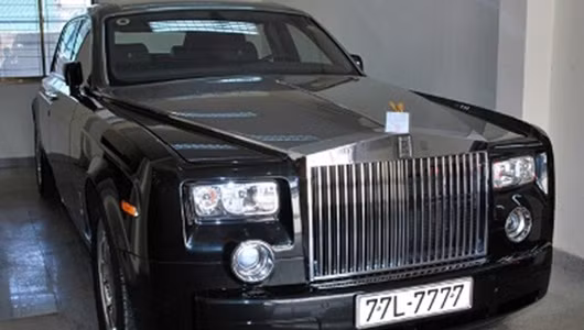 Chiếc Rolls-Royce Phantom với màu sắc đặc biệt được bà Diệp “rước” về Việt Nam vào tháng 1/2008. Theo ước tính ban đầu toàn bộ chi phí từ khâu vận chuyển đến đóng thuế, giá trị chiếc xe lên tới 21,05 tỷ đồng. Đây được coi là xe siêu sang đắt nhất Việt Nam vào thời điểm đó. Và chính nó cũng gây xôn xao dư luận không chỉ trong giới mê xe.