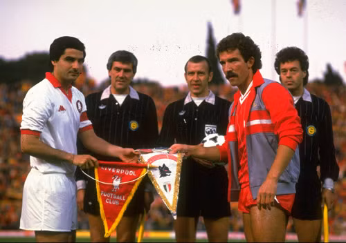 Di Bartolomei (trái)