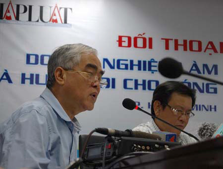 Phó Chủ tịch phụ trách tài chính Lê Hùng Dũng.