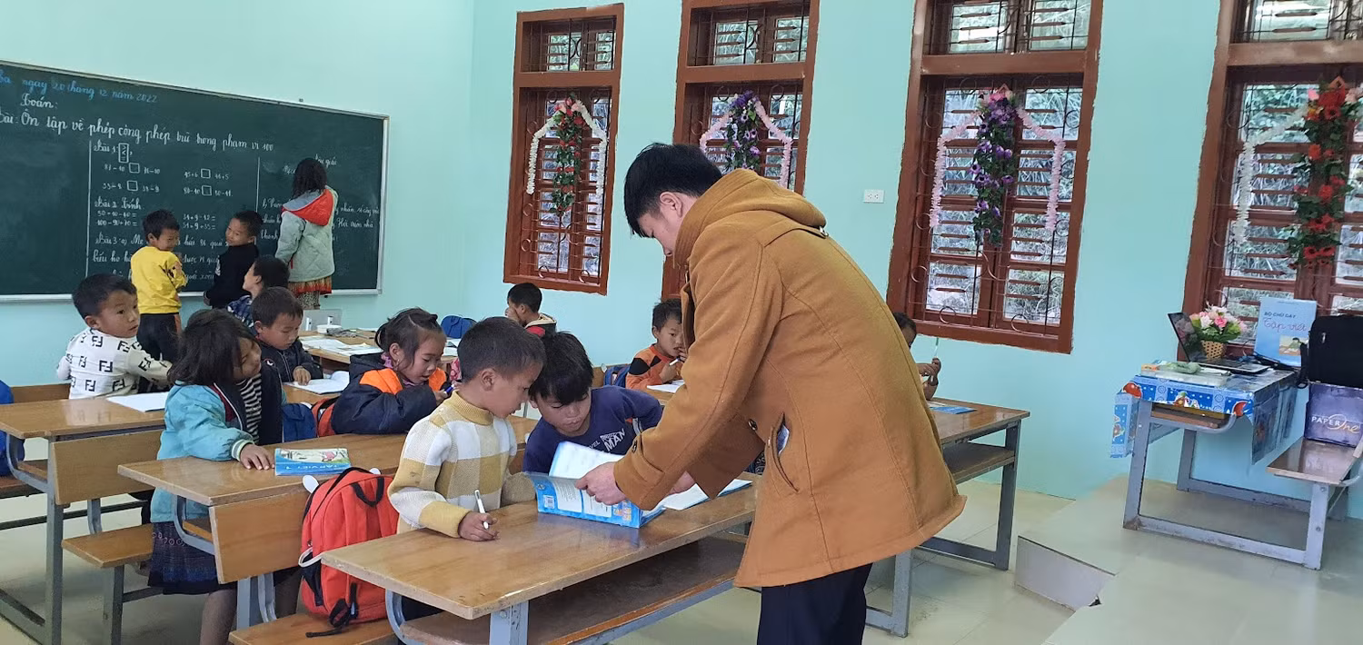 Lớp học ghép tại điểm bản Pá Khoang (xã Mường Lèo, Sốp Cộp, Sơn La). Ảnh: LC Lớp học ghép tại điểm bản Pá Khoang (xã Mường Lèo, Sốp Cộp, Sơn La). Ảnh: LC