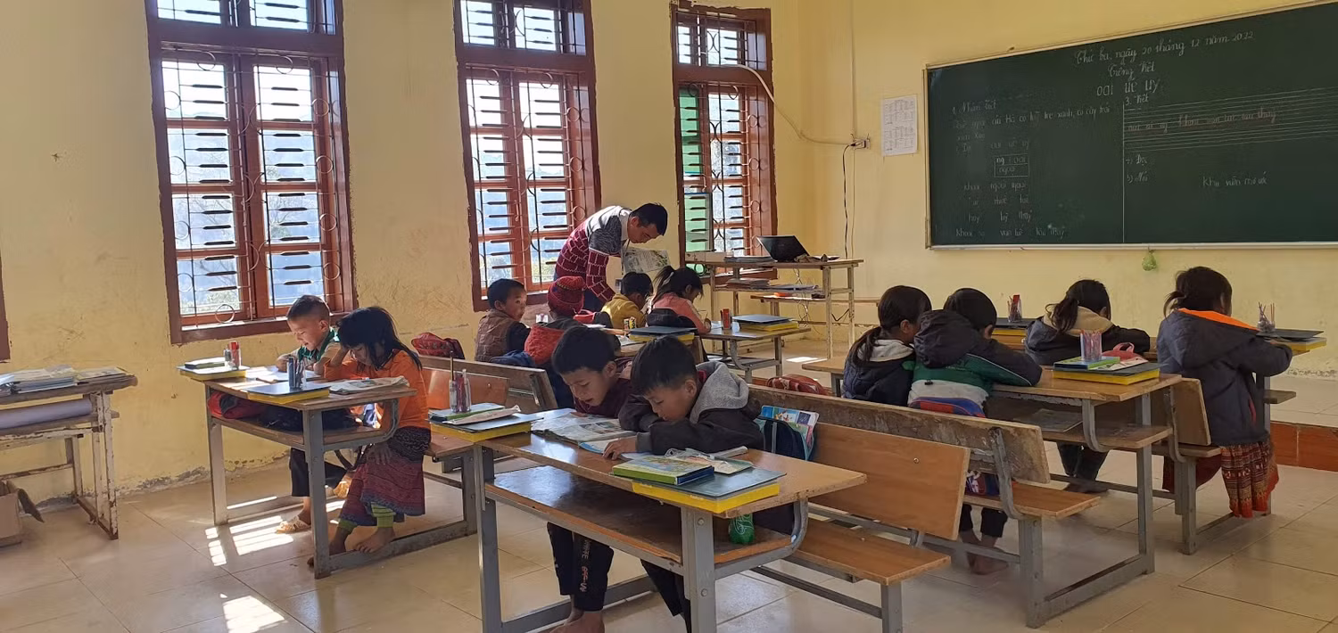 Lớp học ghép tại điểm bản của Trường Phổ thông dân tộc bán trú Tiểu học và Trung học cơ sở Mường Lèo. Ảnh: LC Lớp học ghép tại điểm bản của Trường Phổ thông dân tộc bán trú Tiểu học và Trung học cơ sở Mường Lèo. Ảnh: LC
