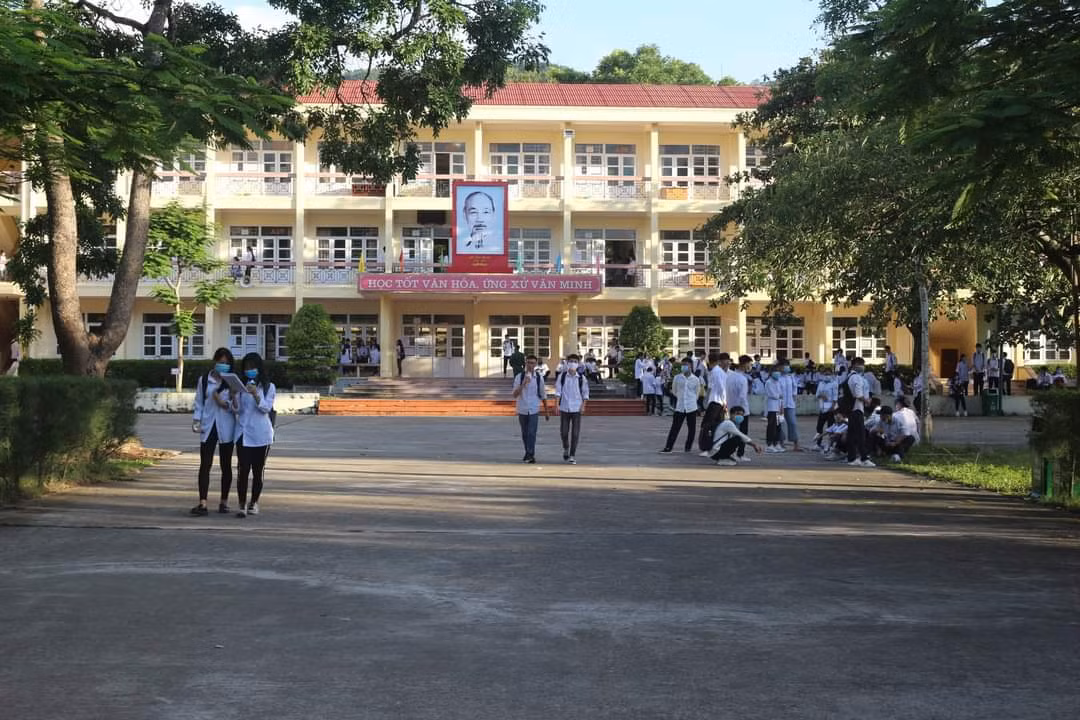 543 thí sinh bước vào môn thi đầu tiên tại điểm thi Trường Trung học phổ thông Hải Đảo (Ảnh: CTV) 543 thí sinh bước vào môn thi đầu tiên tại điểm thi Trường Trung học phổ thông Hải Đảo (Ảnh: CTV)
