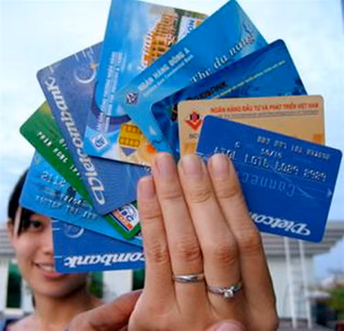 Mất hơn 60 tỷ đồng vì thẻ ATM giả