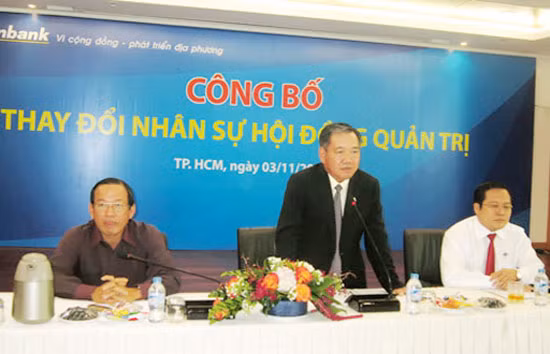CEO ngành ngân hàng Việt: 2 năm đổi cả trăm người