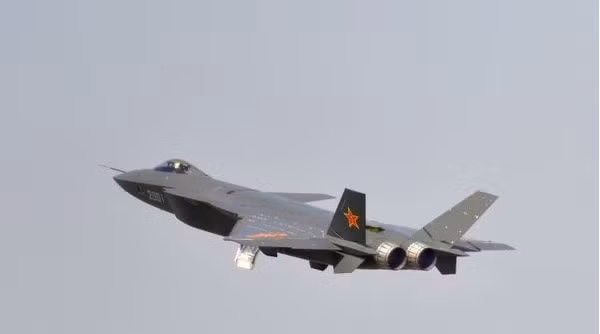 Máy bay chiến đấu J-20 Trung Quốc