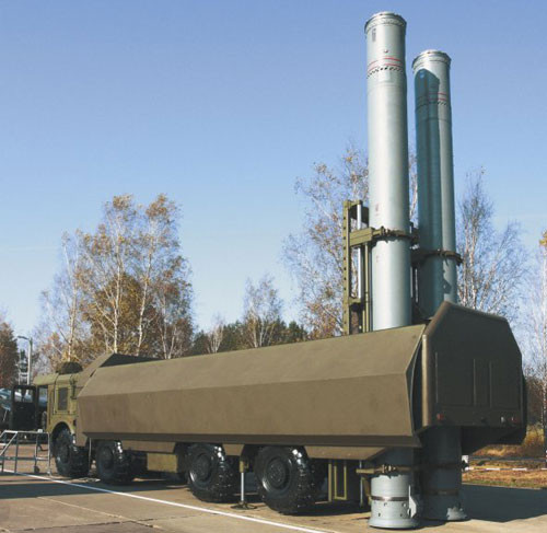 Tên lửa chống hạm Yakhont có tốc độ tối đa 2.5 Mach, tầm phóng tối đa 300 km. Tên lửa chống hạm Yakhont có tốc độ tối đa 2.5 Mach, tầm phóng tối đa 300 km.