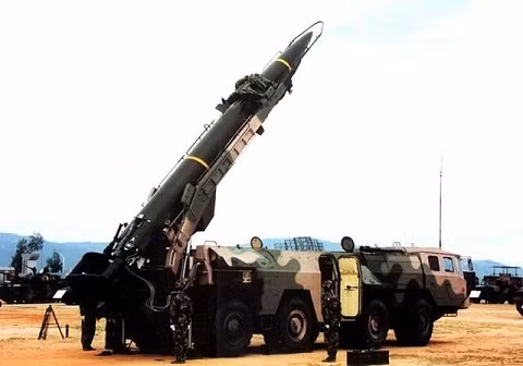 Tên lửa Scud (minh họa) Tên lửa Scud (minh họa)
