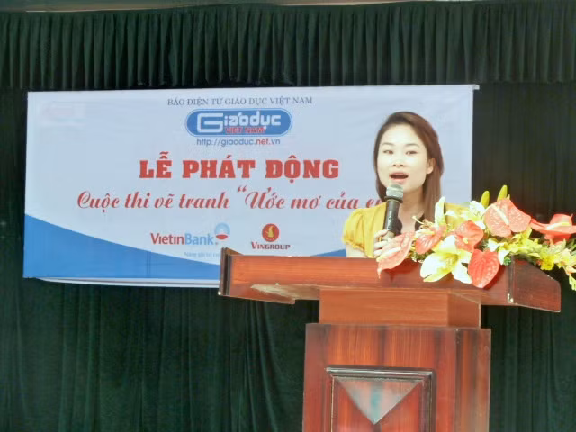 Bà Chung Lan Phương, đại diện Truyền thông của báo GDVN kêu gọi phát động trước toàn trường vào sáng 24/09. Bà Chung Lan Phương, đại diện Truyền thông của báo GDVN kêu gọi phát động trước toàn trường vào sáng 24/09.