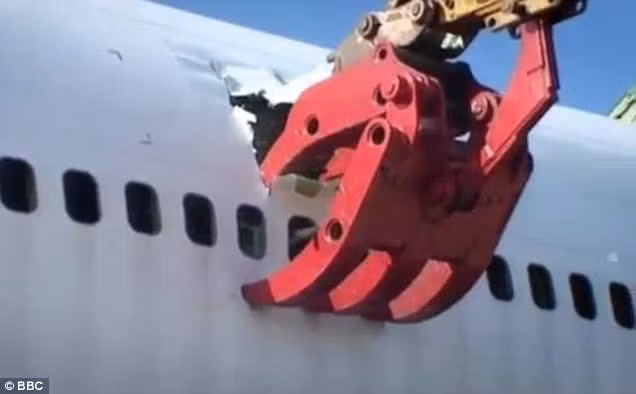 Quy trình tháo gỡ Boeing 747