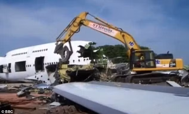 Quy trình tháo gỡ Boeing 747