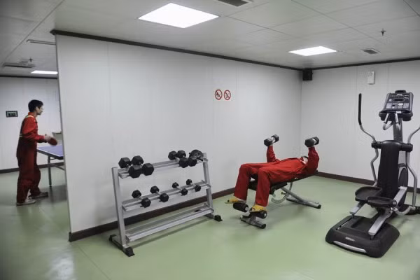 Phòng tập thể hình có diện tích 100 m2.