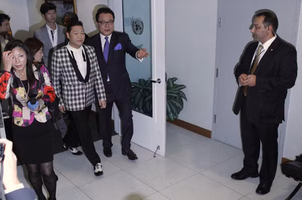 Nghệ sĩ Psy thăm trụ sở LHQ tại Mỹ.