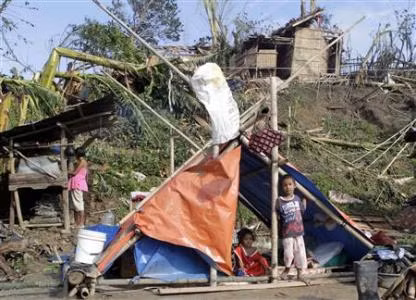 Bão Bopha tàn phá thung lũng Compostela. Bão Bopha tàn phá thung lũng Compostela.