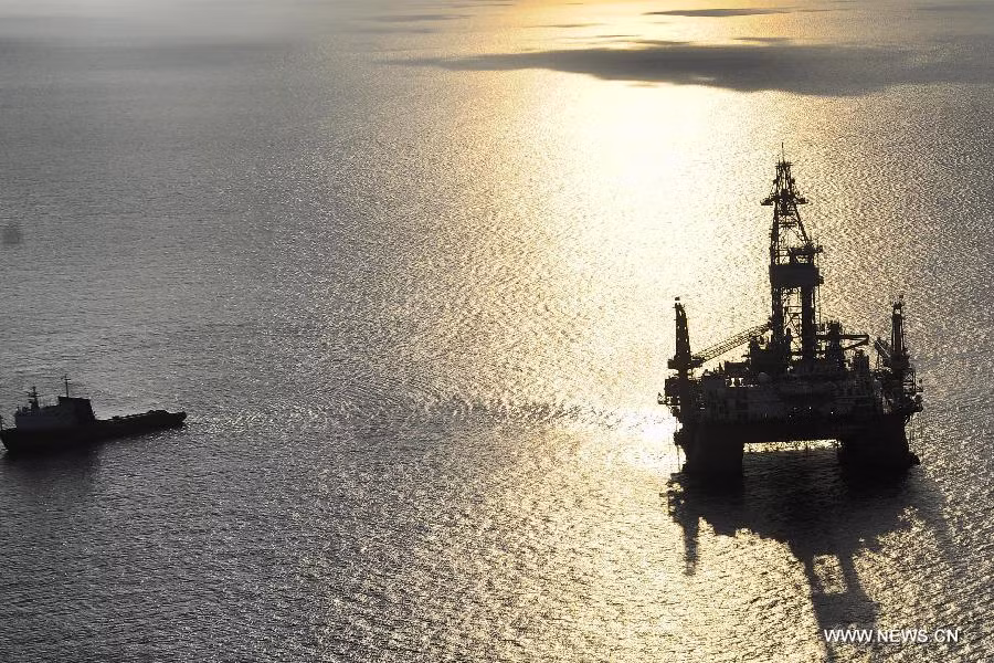 Toàn cảnh giàn khoan nước sâu Ocean Oil 981. ảnh chụp ngày 8/5 Toàn cảnh giàn khoan nước sâu Ocean Oil 981. ảnh chụp ngày 8/5