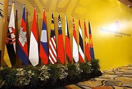 ASEAN cần tiếp tục duy trì các đàm phán về vấn đề Biển Đông như họ đã từng làm trong quá khứ với Trung Quốc ở Diễn đàn ASEAN+1.
