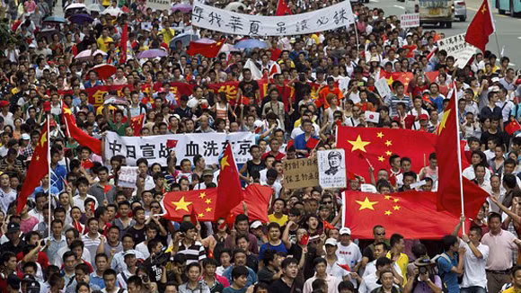 Người Trung Quốc biểu tình chống Nhật tại Thâm Quyến Người Trung Quốc biểu tình chống Nhật tại Thâm Quyến