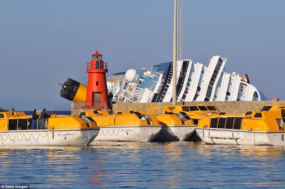 2 hành khách và một thành viên phục vụ trên Costa Concordia đã thiệt mạng