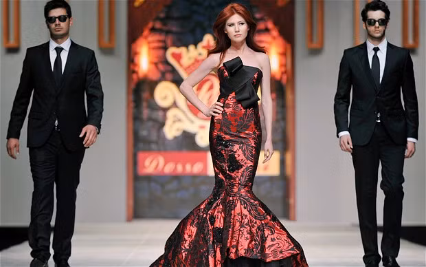 Anna Chapman tham gia trình diễn thời trang tại Thổ Nhĩ Kỳ hồi đầu tháng 6/2012. Anna Chapman tham gia trình diễn thời trang tại Thổ Nhĩ Kỳ hồi đầu tháng 6/2012.