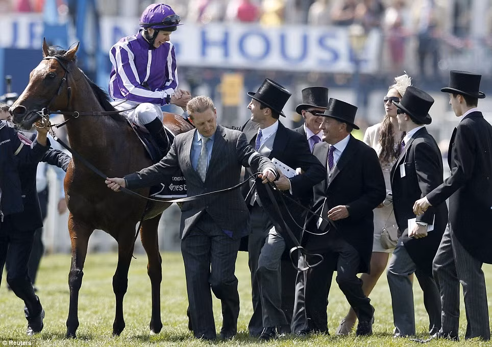 Jockey Joseph O'Brien - người giành chiến thắng cuộc đua.