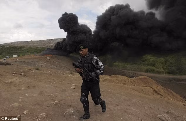 Trong những năm gần đây, chính phủ Panama đã đẩy mạnh các hoạt động trấn áp nạn buôn bán ma túy tại quốc gia này nhằm ngăn chặn nguồn cung cấp ma túy từ Nam Mỹ tới Mỹ và các khu vực khác.