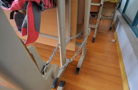 Dây xích cột chỗ ngồi Dây xích cột chỗ ngồi