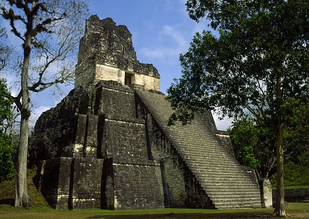 Di tích Maya tại Guatemala. Di tích Maya tại Guatemala.