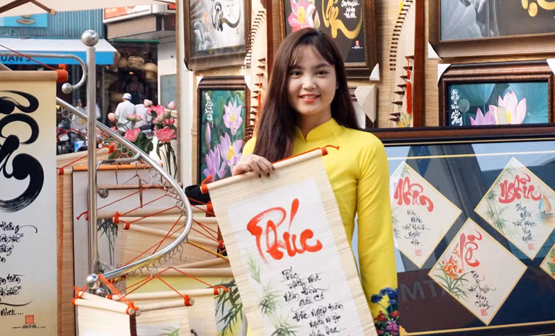 Rạng ngời chào đón một năm mới sang. Rạng ngời chào đón một năm mới sang.