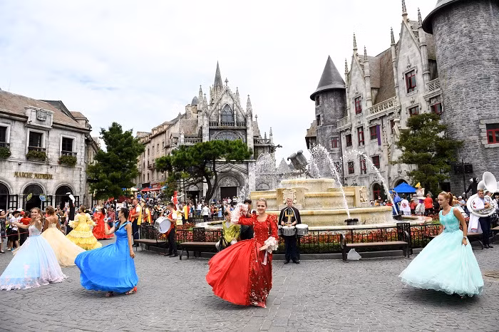 Lễ hội carnival tại khu du lịch Sun world Ba Na Hills. Lễ hội carnival tại khu du lịch Sun world Ba Na Hills.
