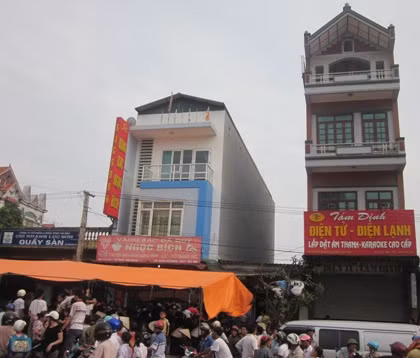 Khởi tố vụ án cướp tiệm vàng, giết cả nhà ở Bắc Giang ảnh 1 Tiệm vàng Ngọc Bích - nơi xảy ra vụ thảm sát kinh hoàng.