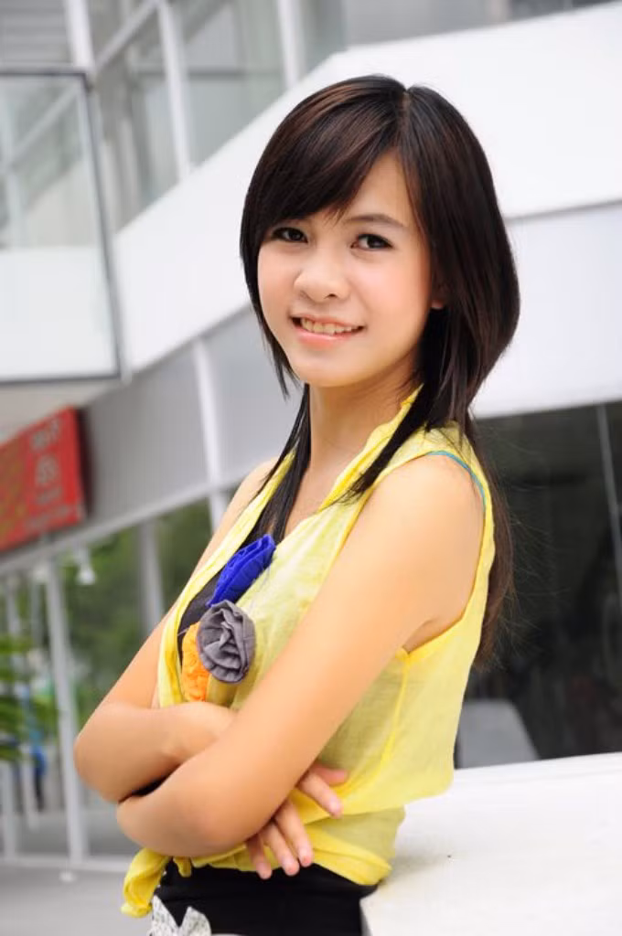 "Cảm ơn ai đó đã bỏ rơi tôi để tôi biết rằng không có gì là mãi mãi...." "Cảm ơn ai đó đã bỏ rơi tôi để tôi biết rằng không có gì là mãi mãi...."