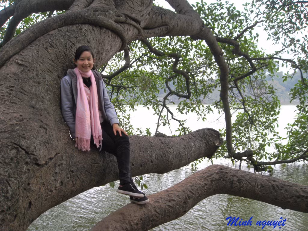 Vũ Thị Nguyệt là người rất thích đi du lịch, tham quan, hãy bình chọn cho bạn ấy nhé!