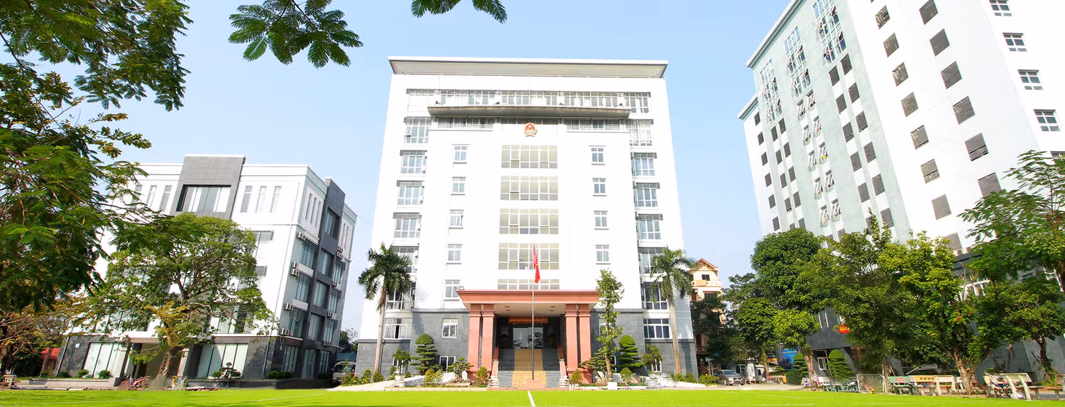 Trường Đại học Kiểm sát Hà Nội có trụ sở tại số 59, ngõ 230, đường Ỷ La, phường Dương Nội, quận Hà Đông, thành phố Hà Nội. Ảnh: website nhà trường