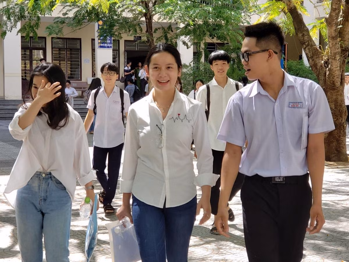 Kết thúc kỳ thi quốc gia ở Đà Nẵng được đánh giá là nghiêm túc, an toàn và đúng quy chế. Ảnh: AN