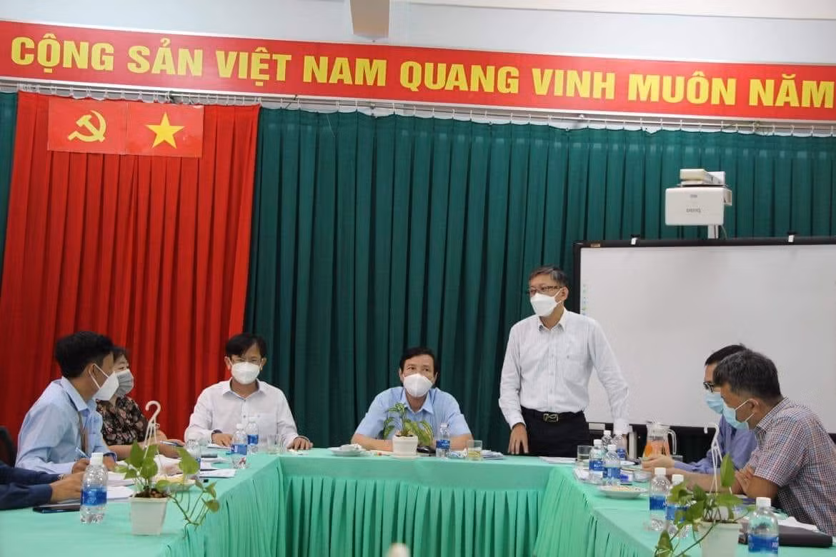 Ông Dương Trí Dũng - Phó Giám đốc Sở Giáo dục phát biểu tại buổi làm việc (ảnh: CTV) Ông Dương Trí Dũng - Phó Giám đốc Sở Giáo dục phát biểu tại buổi làm việc (ảnh: CTV)